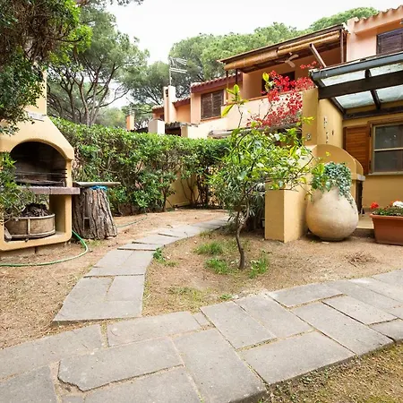 Neverland * Fort Village